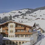Dorfplatzl Garni & Ξενοδοχείο με διαμερίσματα 4*