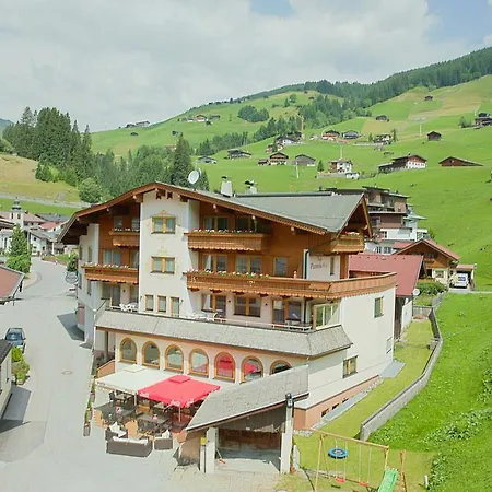 Aparthotel Dorfplatzl Garni Apartments & B&B