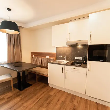 Aparthotel Dorfplatzl Garni