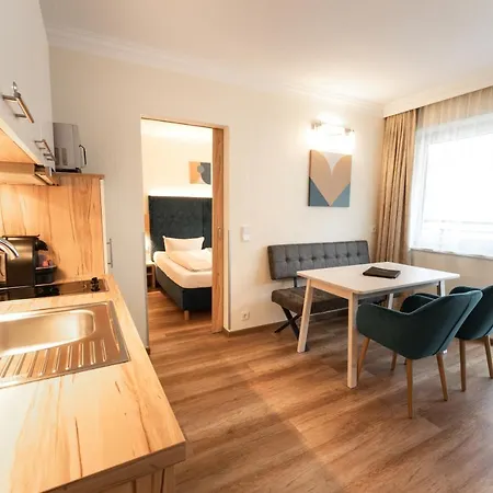 Dorfplatzl Garni & 4*