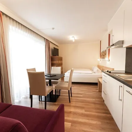 Aparthotel Dorfplatzl Garni Apartments & B&B
