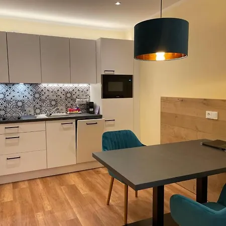 Dorfplatzl Garni & 4* Tux