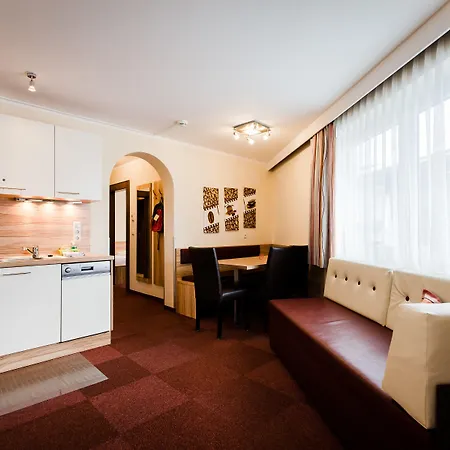 Aparthotel Dorfplatzl Garni Apartments & B&B Aparthotel Tux