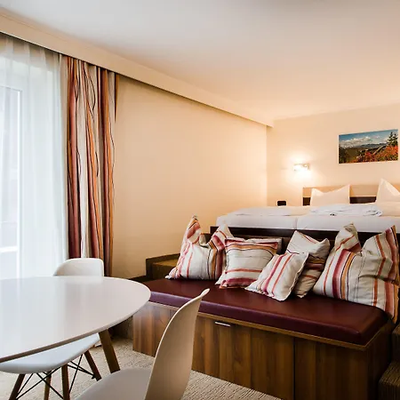 Dorfplatzl Garni & 아파트호텔 4*