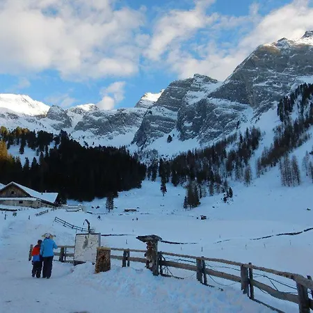 Dorfplatzl Garni & 4* 턱스