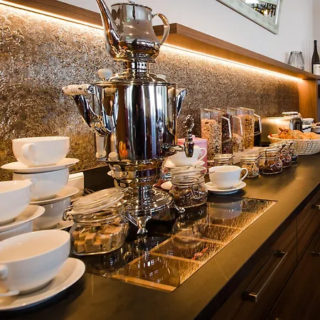 Dorfplatzl Garni & 아파트호텔 4*