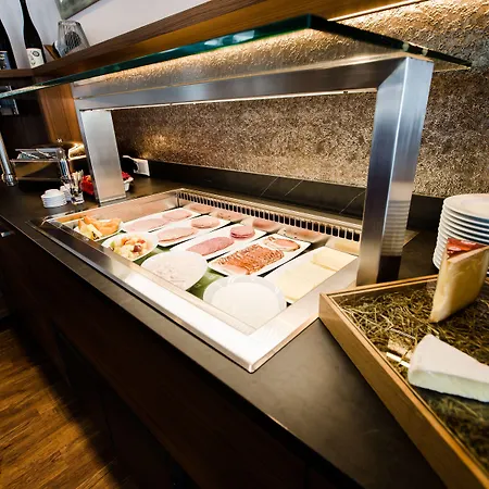 Dorfplatzl Garni & アパートホテル