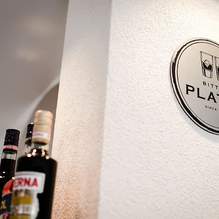 Dorfplatzl Garni & アパートホテル トゥクス