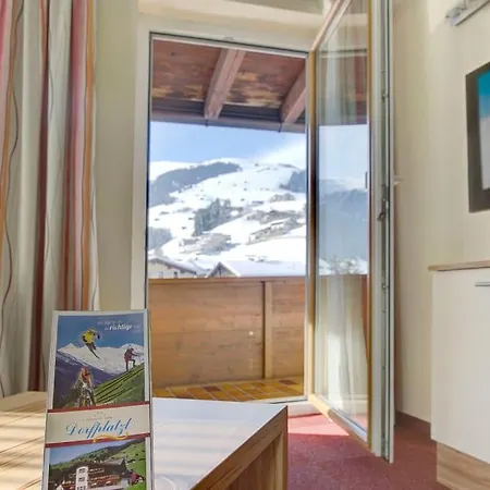 Dorfplatzl Garni & 4* Tux