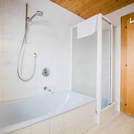 Dorfplatzl Garni & 4* Tux