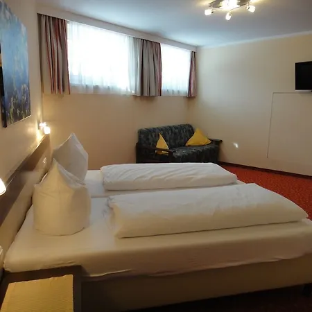 Aparthotel Dorfplatzl Garni 4* Tux