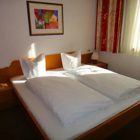Aparthotel Dorfplatzl Garni 4*