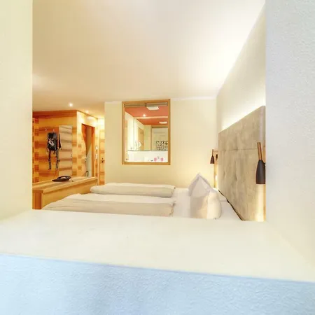 Dorfplatzl Garni & Tux