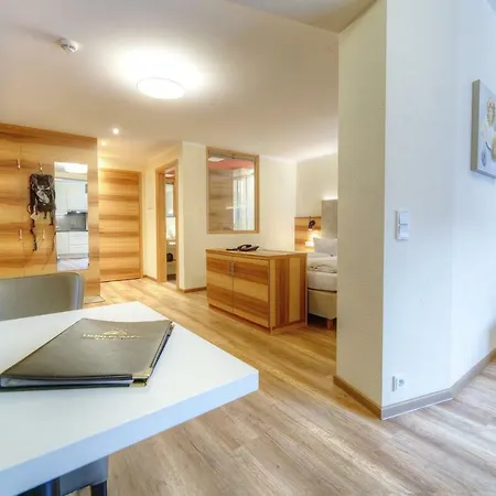 Dorfplatzl Garni & 4*