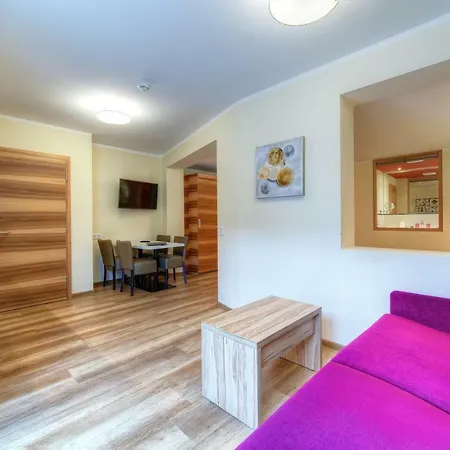 Hotel apartamentowy Dorfplatzl Garni & Tux