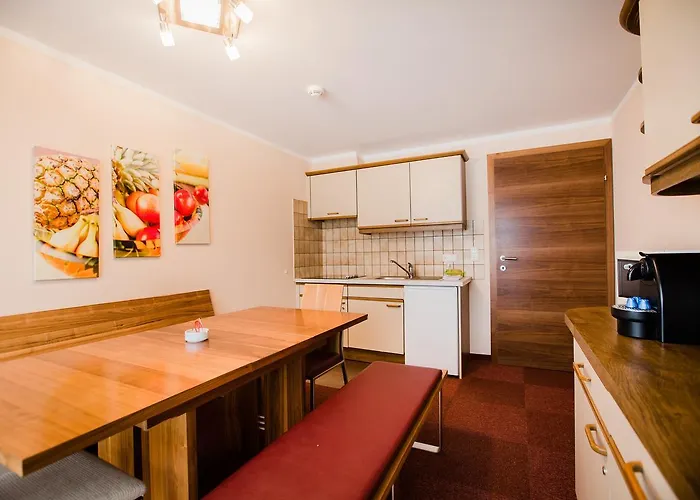 Dorfplatzl Garni & Tux