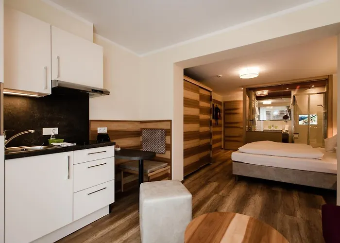 Dorfplatzl Garni & 4* Tux