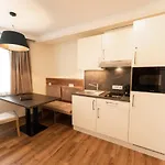 아파트호텔 Dorfplatzl Garni &
